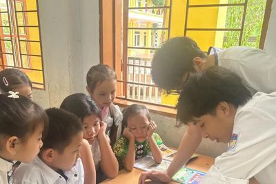 Nhóm học sinh Thủ đô ứng dụng AI để số hóa chữ Thái cổ