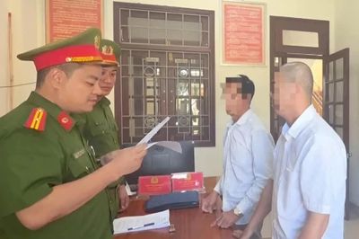 Lật tẩy mánh khóe giấu doanh thu gần trăm tỷ đồng của 3 thương lái thu mua mủ cao su