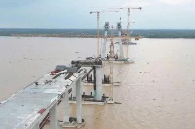 Vượt thử thách lớn từ thời tiết cực đoan, cầu Đại Ngãi tăng tốc về đích