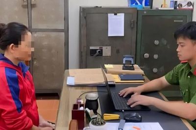 Bé trai 12 tuổi may mắn thoát chết sau khi bị người tình của bố ép uống thuốc diệt chuột