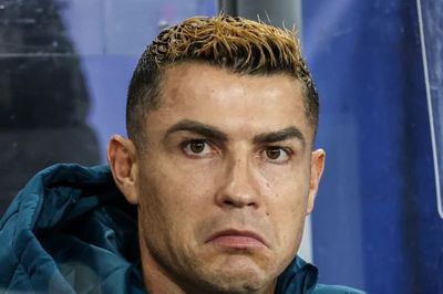 HLV Bồ Đào Nha nói gì về cáo buộc dài 10 trang của Ronaldo?