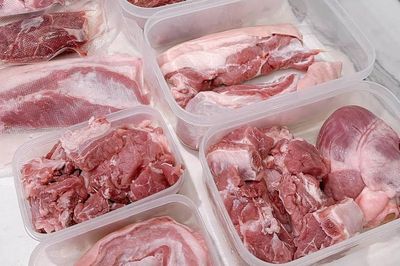 Chuyên gia Viện Dinh dưỡng chỉ sai lầm khi rã đông thịt khiến vi khuẩn bùng phát
