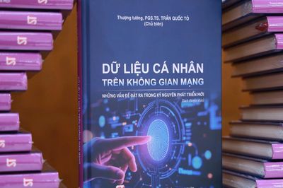 Ra mắt sách do Thượng tướng Trần Quốc Tỏ làm chủ biên