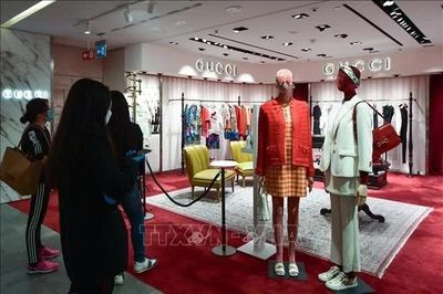 Giới giàu Mỹ 'thắt lưng', ngành xa xỉ lao đao
