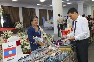 Việt Nam - Lào mở rộng dư địa hợp tác thương mại, đầu tư