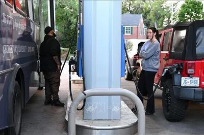 Cuộc chiến Iran tiếp tục tác động tới dự báo giá dầu của Mỹ