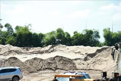 Yêu cầu tạm dừng hoạt động 9 mỏ cát tại Nghệ An