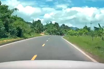 Xử phạt tài xế xe khách vượt ẩu sau phản ánh của người dân
