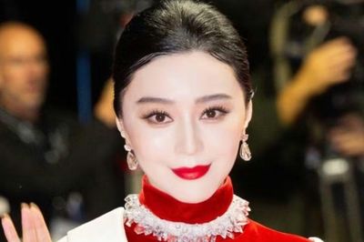Phạm Băng Băng chiếm trọn spotlight thảm đỏ BIFF lần thứ 31