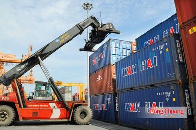 Xuất khẩu tạo lực kéo, góp phần đưa kinh tế Việt Nam bứt tốc năm 2026