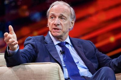 Tỷ phú Ray Dalio cảnh báo Trung Quốc và Nhật Bản có thể giảm nắm giữ trái phiếu kho bạc Mỹ