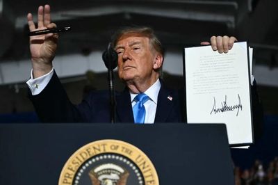 Tổng thống Trump nới quy định về dầu diesel để giảm chi phí nhiên liệu
