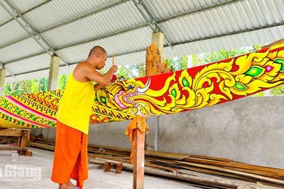 Mùa đua ghe Ngo bắt đầu từ những ngày chung sức
