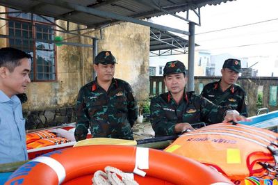 Bố trí lực lượng, phương tiện ứng trực hỗ trợ nhân dân trước nguy cơ mưa lớn gây ngập lụt