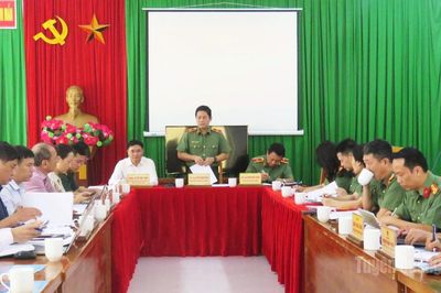 Đoàn công tác Bộ Công an kiểm tra, đôn đốc tiến độ xây dựng Trường Phổ thông nội trú Tiểu học và THCS Xín Mần