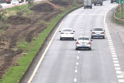 Siết chặt hoạt động xe tập lái trên cao tốc