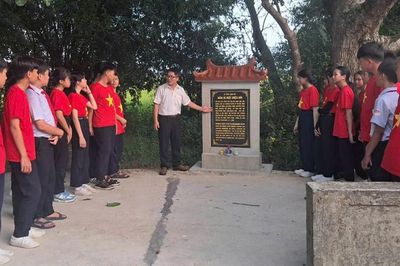 Truyền 'lửa' từ những căn hầm bí mật
