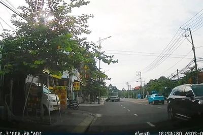 TP.HCM: Xe chở rác bỏ chạy sau khi gây tai nạn với người đi xe máy