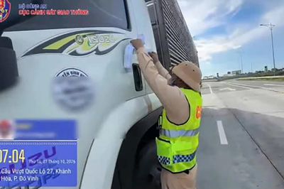 Vi phạm trên cao tốc, tài xế và chủ xe bị phạt 87 triệu đồng, tước phù hiệu 2 tháng