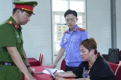 Khởi tố Tiktoker 'Thảo Ràn Ri Mộc Châu' cho vay theo kiểu tín dụng đen