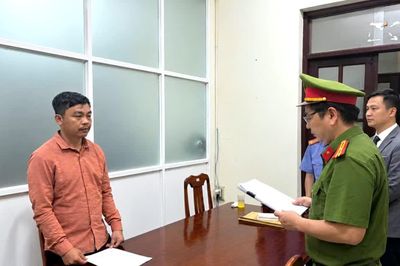 Nợ nần do bài bạc, tài xế mang xe ông chủ đi bán