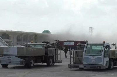 Yemen cáo buộc Houthi tấn công sân bay Aden
