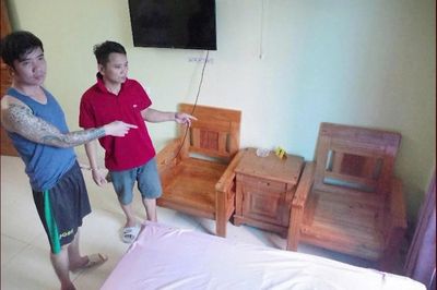 Xã Hồng Sơn: Tạm giữ 2 đối tượng tổ chức sử dụng ma túy