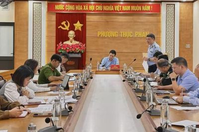 Đoàn kiểm tra Ban Chỉ đạo 389 tỉnh làm việc tại phường Thục Phán về chống buôn lậu