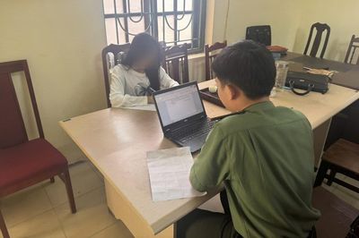Làm việc với công an, cô gái 21 tuổi nói lý do lập nhóm 'Những người ghét bố mẹ'