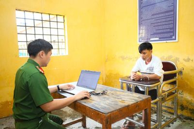 Khởi tố, bắt giam kẻ chém 3 mẹ con ở Cà Mau