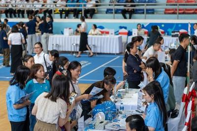 Tạo sinh kế bền vững cho người yếu thế