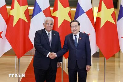 Panama ghi nhớ Việt Nam là nước đầu tiên ký nghị định thư về Kênh đào Panama