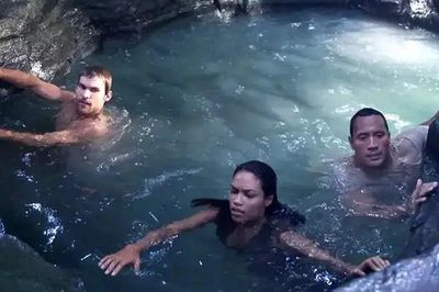 Trong phim ảnh thường thấy cảnh người ta nhảy từ vách đá rất cao xuống biển, vậy ngoài đời thực kết quả sẽ ra sao?