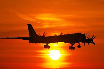 Oanh tạc cơ Tu-95: 'Gấu bay' và những cuộc săn đuổi trên không