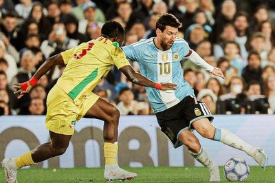 Tuyển Benin phẫn nộ sau trận chia tay Messi