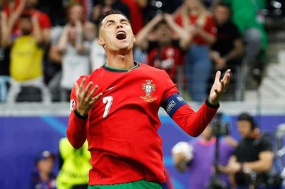 Ronaldo bị gọi là 'C'Ego7' sau bản giải trình gây tranh cãi