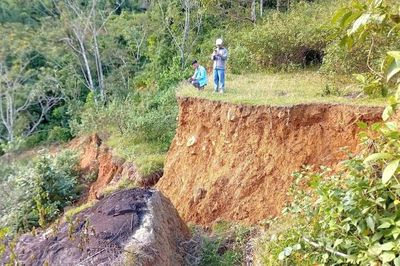 Sạt lở núi Pù Bai đe dọa 10 hộ dân, Thanh Hóa công bố tình huống khẩn cấp