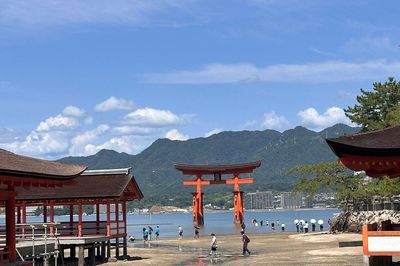 Miyajima: Nơi không chỉ hấp dẫn bởi chiếc cổng torii 'nổi trên biển'