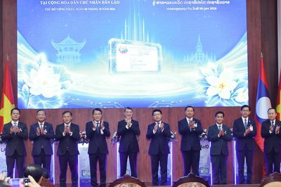 Việt Nam bàn giao hệ thống quản lý dân cư và căn cước công dân tại Lào