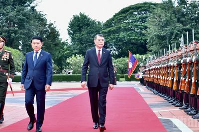 [Ảnh] Thủ tướng Lào Saleumxay Kommasith chủ trì Lễ đón chính thức Thủ tướng Chính phủ Lê Minh Hưng