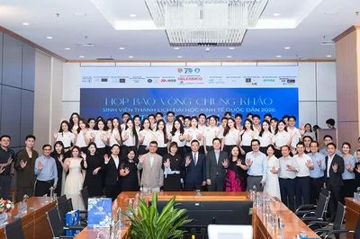 40 bạn trẻ tranh tài tại chung khảo 'Sinh viên thanh lịch Đại học Kinh tế Quốc dân'