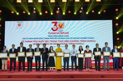 Khai mạc Lễ hội Kỷ niệm 30 năm Hàng Việt Nam chất lượng cao: 'Tự hào và tiếp nối'