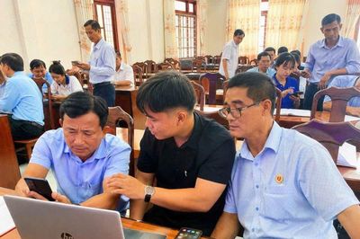Cựu chiến binh tỉnh Đồng Tháp tích cực học tập, thực hành chuyển đổi số
