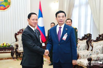 Đưa hợp tác quốc phòng Việt Nam - Lào ngày càng 'gắn kết chiến lược'