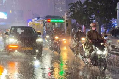 Chiều tối nay, TPHCM và Nam bộ tiếp tục có mưa dông