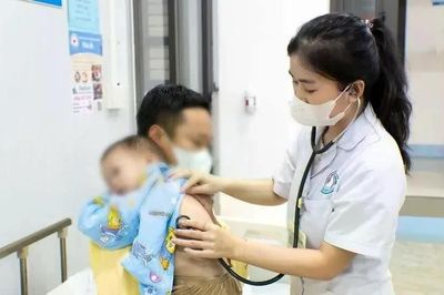 Cúm A ở trẻ nhỏ có thể gây biến chứng nguy hiểm như viêm phổi