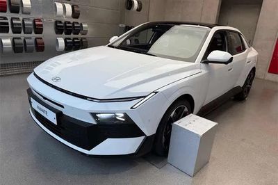 [GALLERY] Hyundai Elantra thế hệ mới bị chê 'giá chát' nhưng vẫn đắt khách