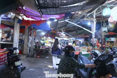 Chợ ở Nghệ An: Nơi xuống cấp, nơi xây tiền tỷ lại bỏ hoang