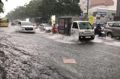 Lý do cửa ngõ sân bay Tân Sơn Nhất ngập úng khi mưa lớn