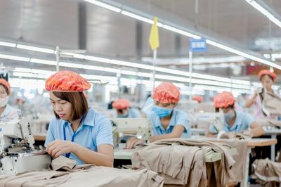 'Nâng chuẩn' văn hóa ứng xử và kỷ luật lao động cho công nhân Việt Nam